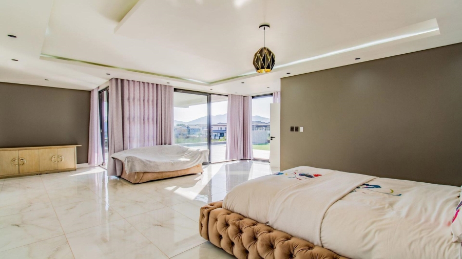 6 Bedroom Property for Sale in The Islands Estates North West